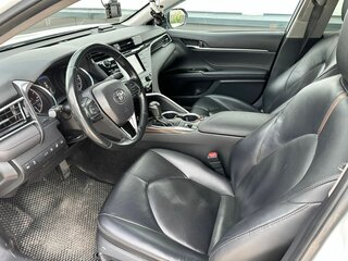 2019 Toyota Camry VIII (XV70), белый, 3400000 рублей, вид 3