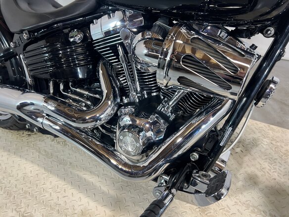 2008 Harley-Davidson Rocker C, чёрный, 910000 рублей - вид 17