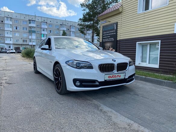2015 BMW 5 серии 525d xDrive VI (F10/F11/F07) Рестайлинг, белый, 2500000 рублей - вид 2