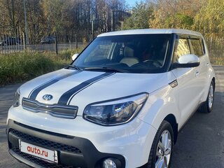 2017 Kia Soul II Рестайлинг, белый, 1300000 рублей, вид 2