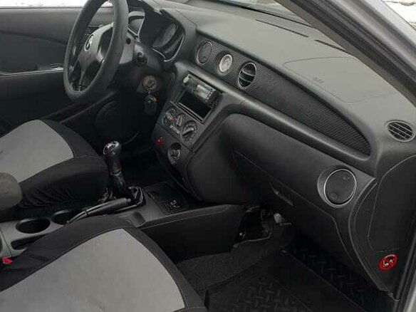 2004 Mitsubishi Outlander I, серебристый - вид 5