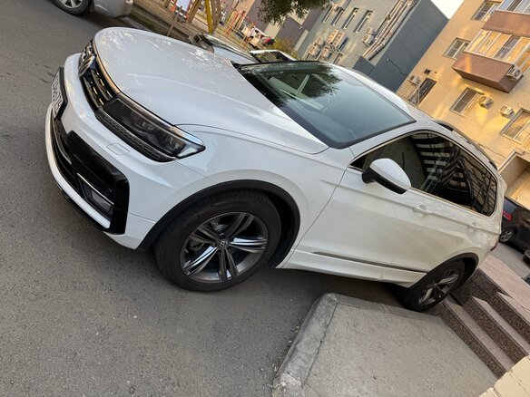 2018 Volkswagen Tiguan II, белый, 2980000 рублей - вид 1