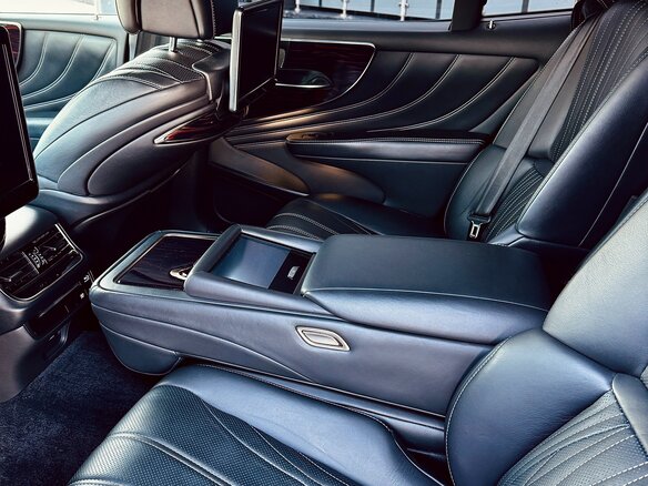2018 Lexus LS 500 V, чёрный, 4900000 рублей - вид 8