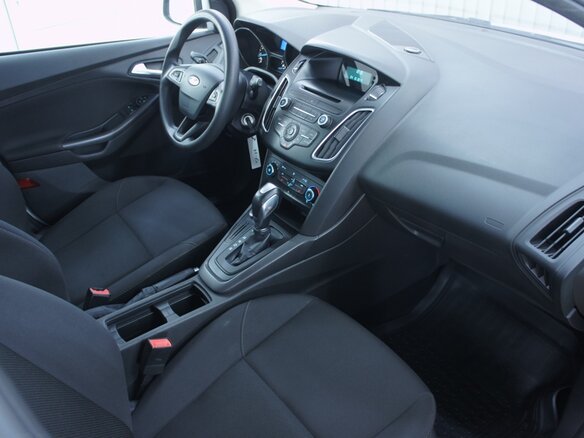 2017 Ford Focus III Рестайлинг, белый - вид 19