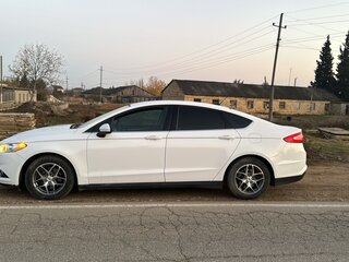 2014 Ford Fusion (North America) II, белый, 1350000 рублей, вид 5