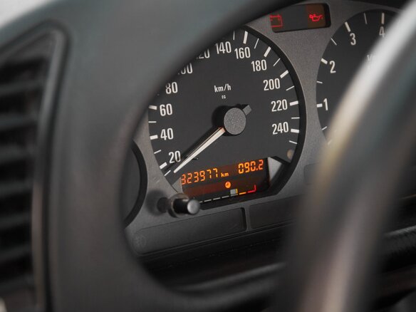 1996 BMW 3 серии 328i III (E36), серебристый, 1700000 рублей - вид 9