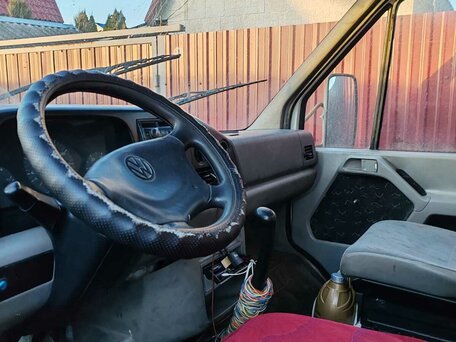 2003 Volkswagen LT, белый, 1280000 рублей, вид 2