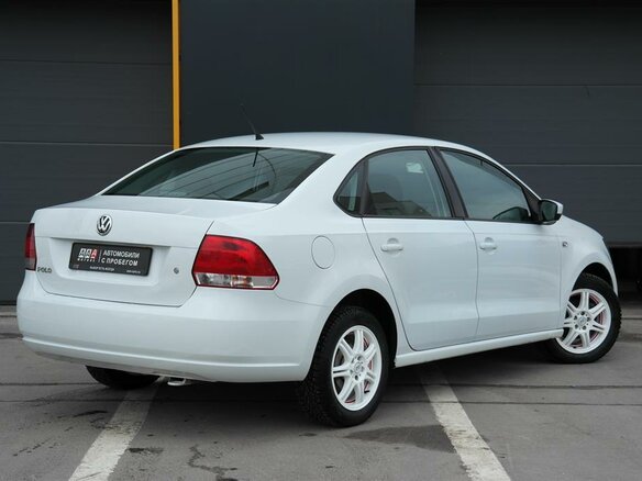 2014 Volkswagen Polo V, белый - вид 2