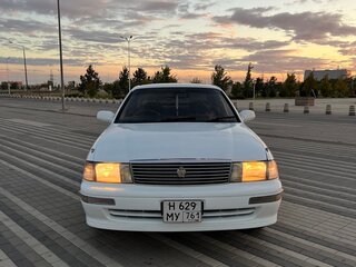 1993 Toyota Crown IX (S140), белый, 500000 рублей, вид 2