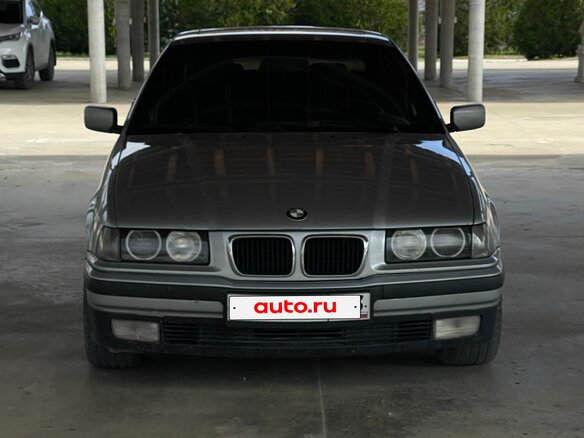 1997 BMW 3 серии 318i III (E36), белый, 410000 рублей - вид 3