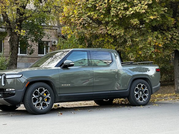2022 Rivian R1T QM Large, зелёный, 9999999 рублей - вид 13