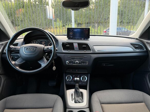 2013 Audi Q3 I (8U), чёрный - вид 9