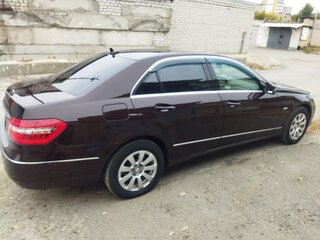 2010 Mercedes-Benz E-Класс 200 5G-Tronic IV (W212, S212, C207), коричневый, 1600000 рублей, вид 4