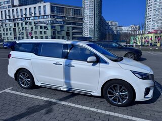 2019 Kia Carnival III, белый, 2700000 рублей, вид 3