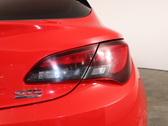 2012 Opel Astra GTC J Рестайлинг, красный - вид 17