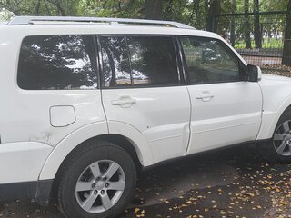 2007 Mitsubishi Pajero IV, белый, 1999999 рублей, вид 4