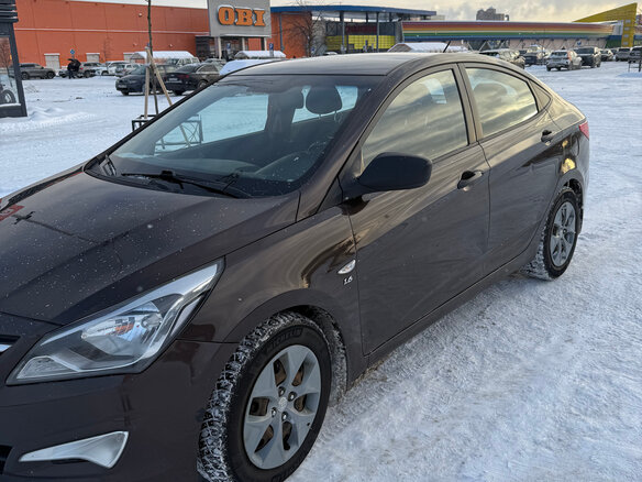 2015 Hyundai Solaris I Рестайлинг, коричневый, 850000 рублей - вид 13