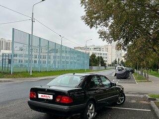 1998 Mercedes-Benz E-Класс 320 II (W210, S210), чёрный, 550000 рублей, вид 5