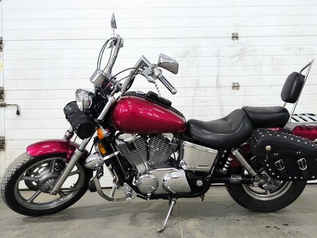2006 Honda VT 1100, пурпурный, 475000 рублей, вид 4