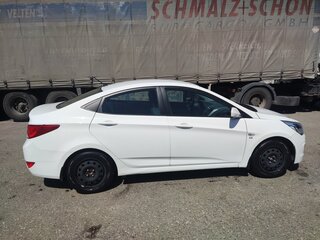 2016 Hyundai Solaris I Рестайлинг, белый, 700000 рублей, вид 2