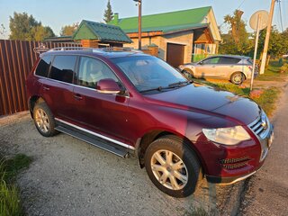 2008 Volkswagen Touareg I Рестайлинг, красный, 1160000 рублей, вид 3
