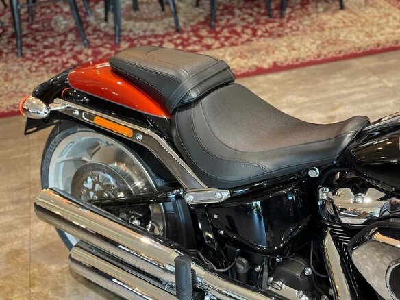 2025 Harley-Davidson Fat Boy, красный, 3950000 рублей - вид 11