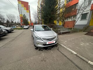 2015 Hyundai Solaris I Рестайлинг, серебристый, 715000 рублей, вид 4