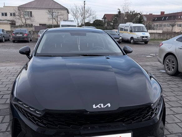 2024 Kia K5 III, чёрный, 3600000 рублей - вид 1