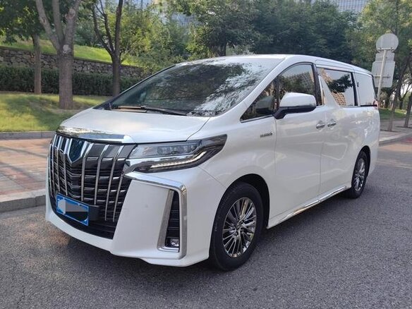 2021 Toyota Alphard III Рестайлинг, белый, 7700000 рублей
