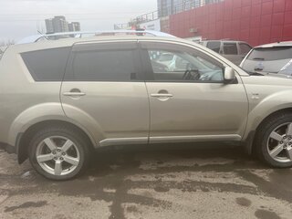 2008 Mitsubishi Outlander II, бежевый, 1265000 рублей, вид 2