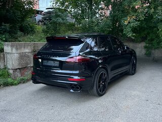 2016 Porsche Cayenne Turbo S II Рестайлинг (958), чёрный, 5900000 рублей, вид 5