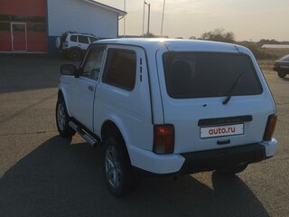 2014 Lada (ВАЗ) 2121 (4x4) Urban I Рестайлинг, белый, 500000 рублей, вид 3