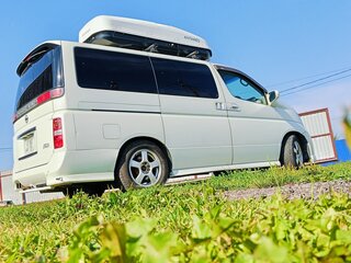 2004 Nissan Elgrand II (E51), белый, 1200000 рублей, вид 3
