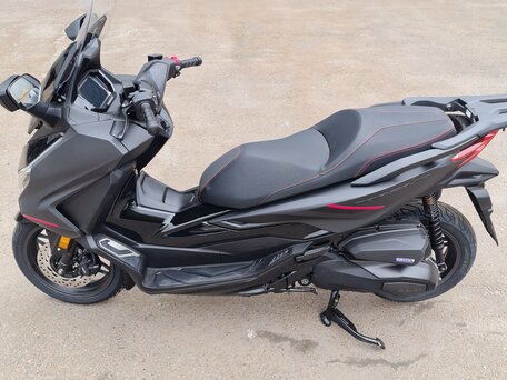 2025 Honda Forza, чёрный, 1200000 рублей, вид 4