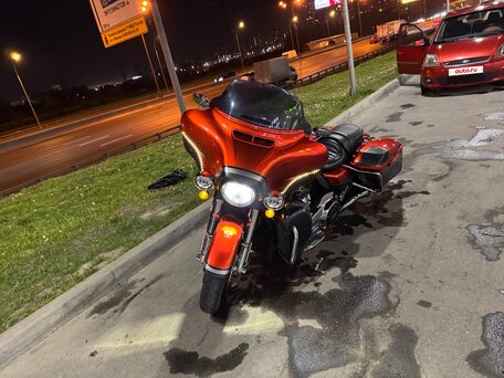 2017 Harley-Davidson CVO Street Glide, красный, 2900000 рублей, вид 2
