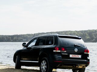 2008 Volkswagen Touareg I Рестайлинг, чёрный, 1350000 рублей, вид 5