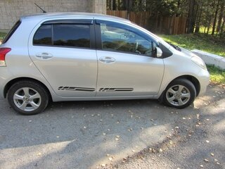 2008 Toyota Vitz II (XP90), серебристый, 750000 рублей, вид 3