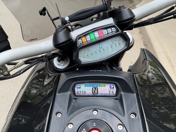 2011 Ducati Diavel, чёрный, 1100000 рублей - вид 8