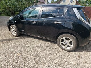 2016 Nissan Leaf 30kWh I (ZE0/AZE0), чёрный, 1300000 рублей, вид 4