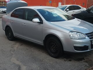 2010 Volkswagen Jetta V, серебристый, 650000 рублей, вид 3