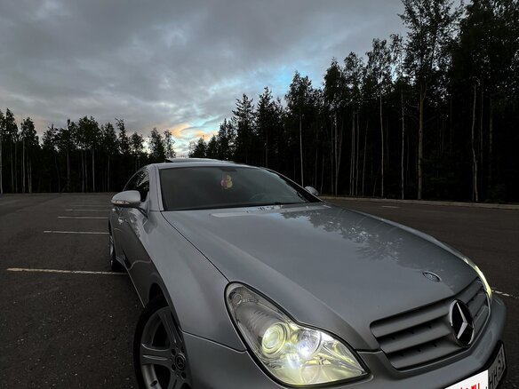 2006 Mercedes-Benz CLS 350 I (C219), серебристый - вид 3