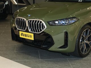 2025 BMW X6 40i III (G06) Рестайлинг, зелёный, 11737400 рублей, вид 2