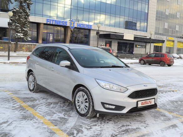 2017 Ford Focus III Рестайлинг, серебристый - вид 2