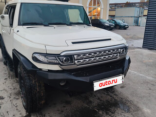 2022 Toyota FJ Cruiser, белый, 5900000 рублей, вид 2