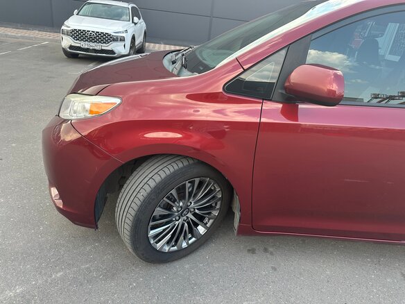 2016 Toyota Sienna III Рестайлинг, красный, 2195000 рублей - вид 22