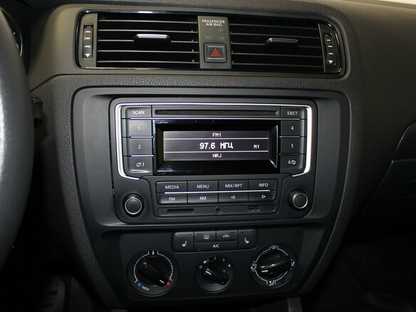 2015 Volkswagen Jetta VI Рестайлинг, серебристый - вид 18