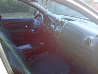 2017 Renault Logan II, белый, 550000 рублей, вид 3