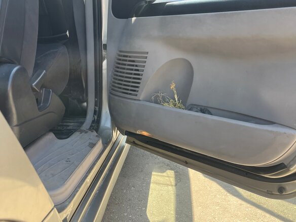 2006 Mitsubishi Grandis I, серебристый, 580000 рублей - вид 30