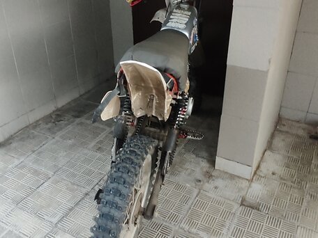 1984 CZ 250, красный, 65000 рублей, вид 2