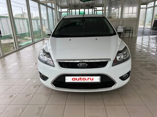 2010 Ford Focus II Рестайлинг, белый, 650000 рублей, вид 3